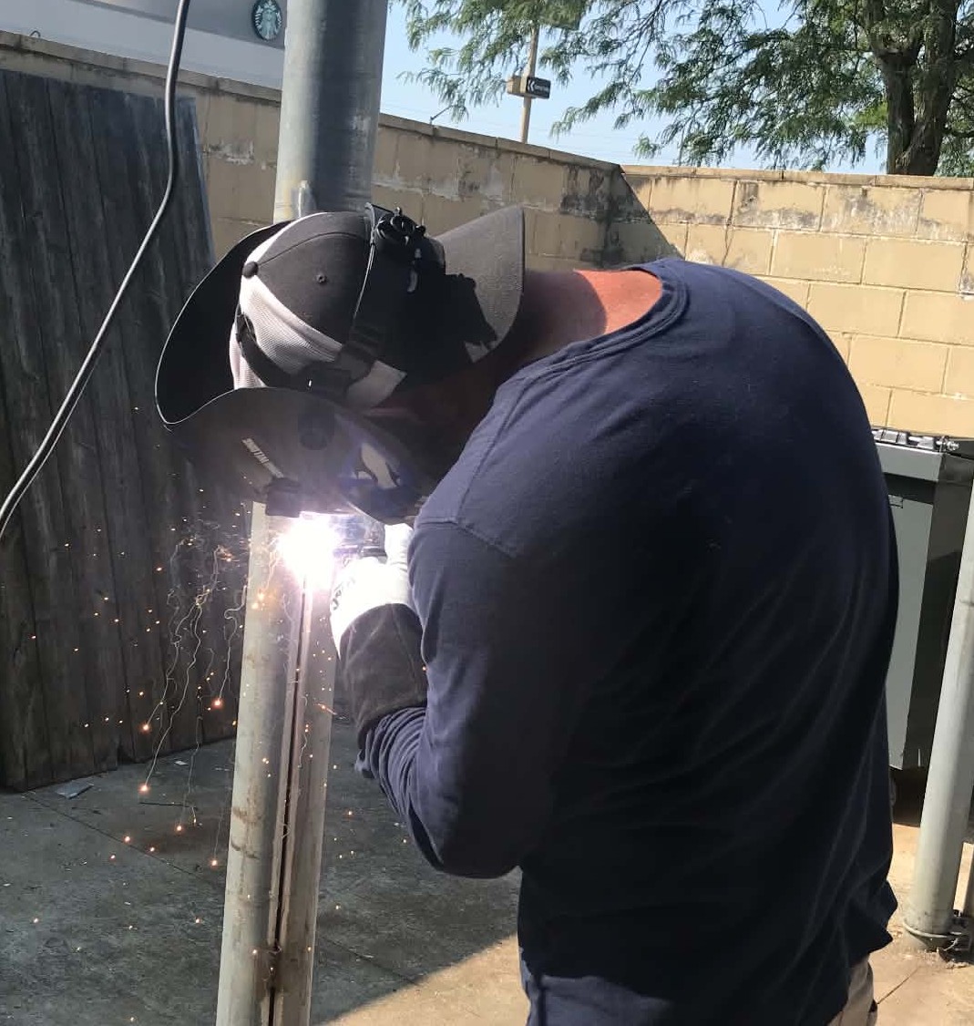 3:16 mobile welding work
